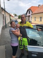 Pannenfahrer befreit Baby &copy;ÖAMTC