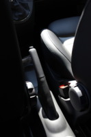 Fahrzeug mit Feststellbremse absichern beugt Unfällen vor &copy;ÖAMTC