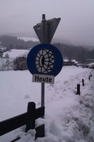 Verkehrszeichen Schneekettenpflicht &copy;ÖAMTC